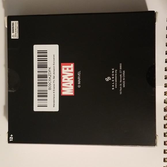 Brand new in box Wanda vision 6 pin set by Marvel Studios - Picture 2 of 7